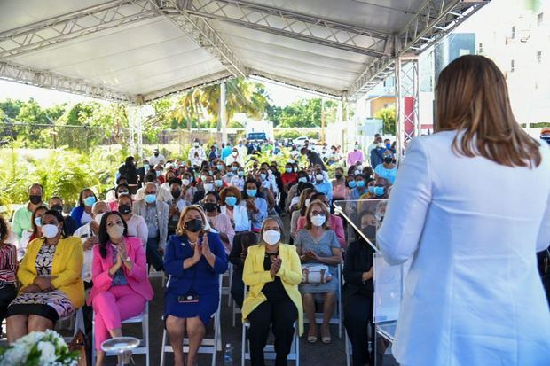 Ministra de la Mujer y Primera Dama inauguran local de OPM y OMM en San Pedro de Macorí­s y Consuelo