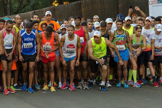 Atletas de 23 países correrán la Maratón Monumental.