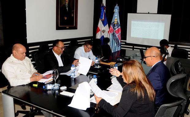 Ministerio de Educación reinició su diálogo abierto con la Asociación Dominicana de Profesores, ADP.