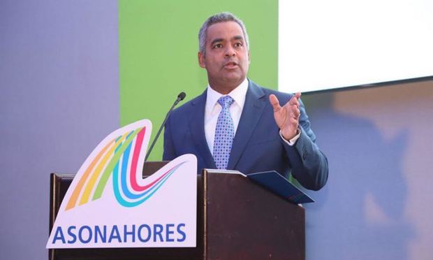 Joel Santos, ex presidente de Asonahores, planteo ocho medidas urgentes para la recuperación del turismo en su relanzamiento.
