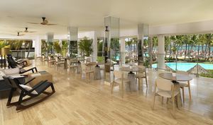 Lounge terraza del Meliá Punta Cana Beach.
