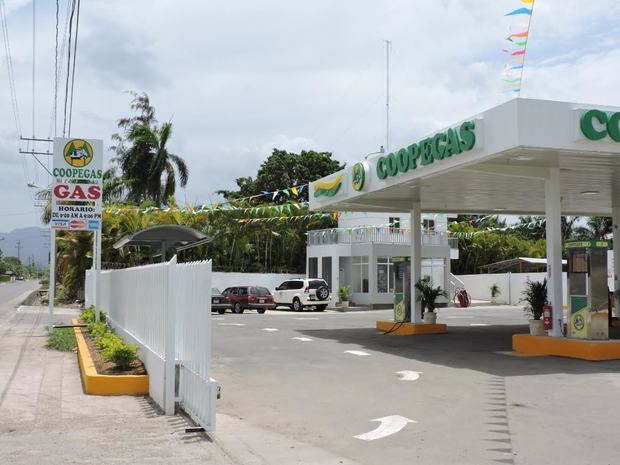 La envasadora principal de Coopegas opera en el sector Alma Rosa, de Santo Domingo Este.