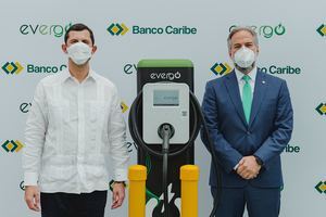 Banco Caribe inaugura su primera estación recarga para vehí­culos eléctricos