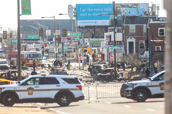 Accidente aéreo en Filadelfia deja siete muertos.