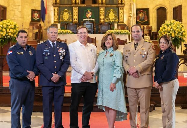 Coronel Adames, Coronel Fernando Hernández, Mario Gamundi, Lucile Howellmont, Jean Amilcar Romero y Coronel Carmen De La Rosa.