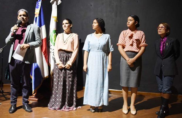 Performance sobre Abigaíl Mejía, LuisaOzema Pellerano y Yolanda Guzmán.
