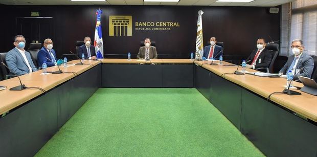 Banco Central, Ministerio de Hacienda y Superintendencia de Bancos
sostienen un encuentro para evaluar mecanismos para un fondo de garantía
para MIPYMES.