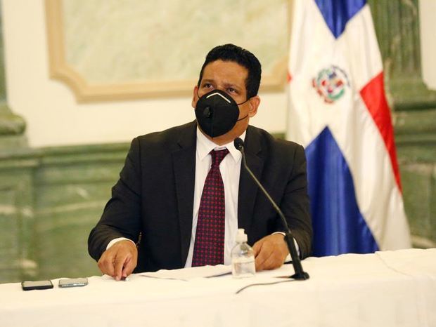 Carlos Pimentel.