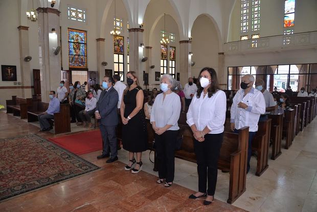 Celebración de la eucaristía por aniversario.