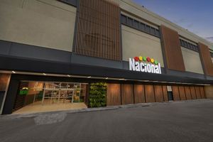 Supermercados Nacional inauguró una nueva y moderna sucursal en Plaza Central.
