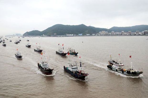 Al menos 12 muertos y 4 desaparecidos en un naufragio en el este de China.
