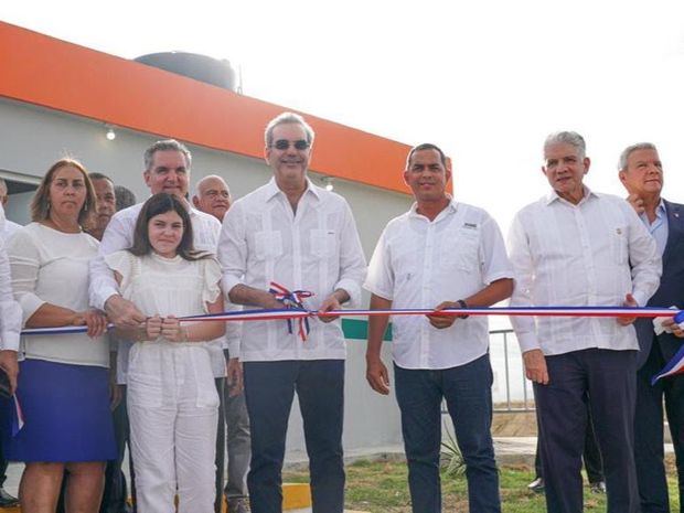 Abinader inaugura primera estación de pesaje de residuos sólidos del país construida por Propeep.