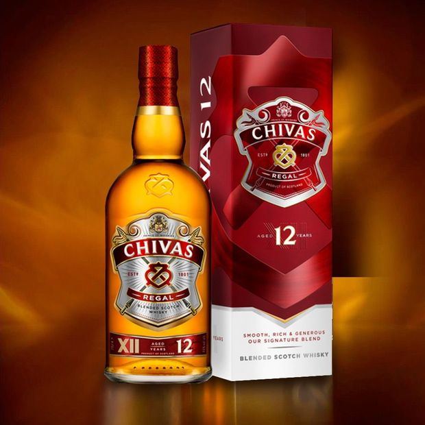 Nueva Botella Whisky Chivas 12 años con un rediseño contemporáneo y audaz