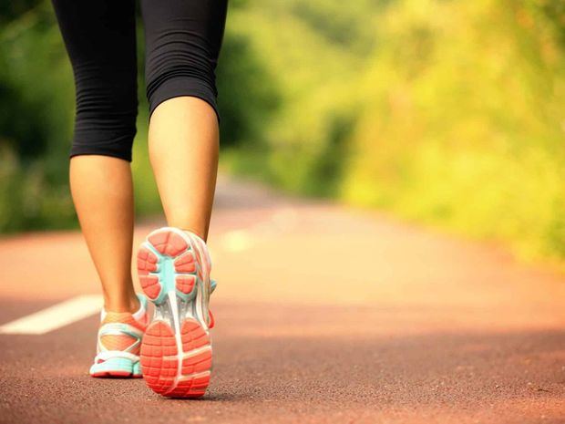 El estudio confirma que caminar reduce el riesgo de cancer, enfermedades cardiacas y muertes prematuras si se dan hasta 10.000 pasos al día, sin embargo cualquier cantidad de pasos ayuda.