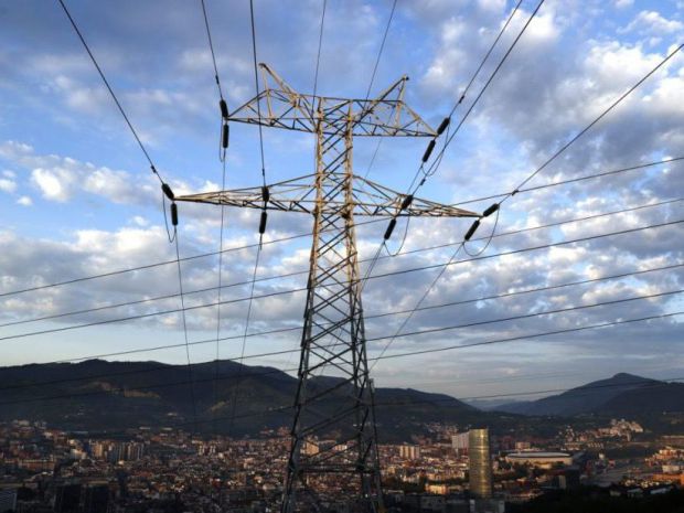 Un tendido eléctrico en Bilbao, en una imagen de archivo.