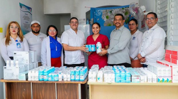 Gabinete Social entrega más de 36 millones de pesos en medicamentos en provincia Espaillat.