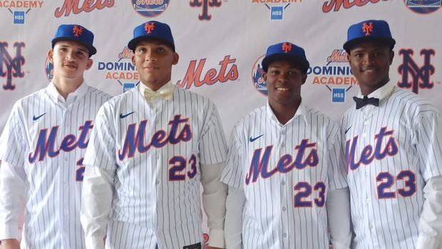 Prospectos firmados por los Academia Mets de NY.