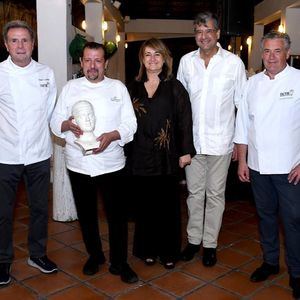 Chef Alberto Martín es reconocido como el Embajador de la Gastronomía Española por FACYRE