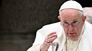 El papa Francisco está hospitalizado: esto es lo que sabemos sobre su salud