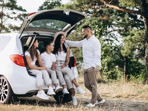 Nelly Rent a Car resalta a los padres dominicanos en su día