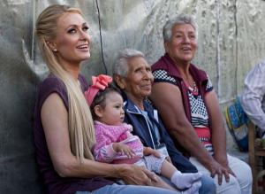 Paris Hilton regresa a Xochimilco para verificar reconstrucci&#243;n de casas