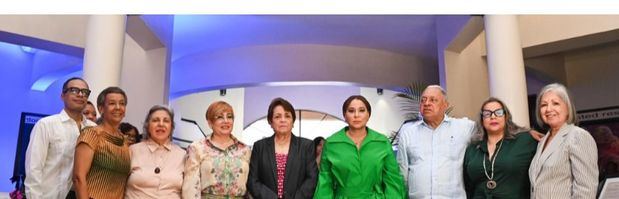 Ministerio de la Mujer devela los retratos de Abigail Mejía, Gladys Gutiérrez y Magaly Pineda.