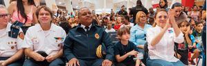 Bomberos del DN dan la bienvenida al verano con tarde divertida