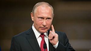 Putin defiende a Trump y se mantiene en sus trece en Ucrania