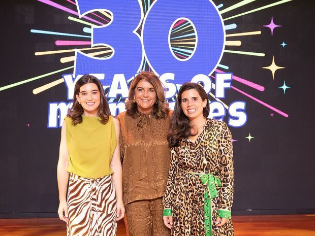 Claudia Armenteros, Valerie Garip y Anabel Armenteros.