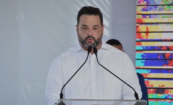 Armando Paíno Henríquez.