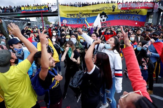 Cientos de personas fueron registradas este sábado al participar en una nueva jornada de protestas, durante el día 18 del Paro Nacional contra el gobierno del presidente Iván Duque, en Bogotá, Colombia.