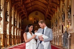 Los duques de Sussex presentan su bebé Archie Harrison a la reina Isabel II