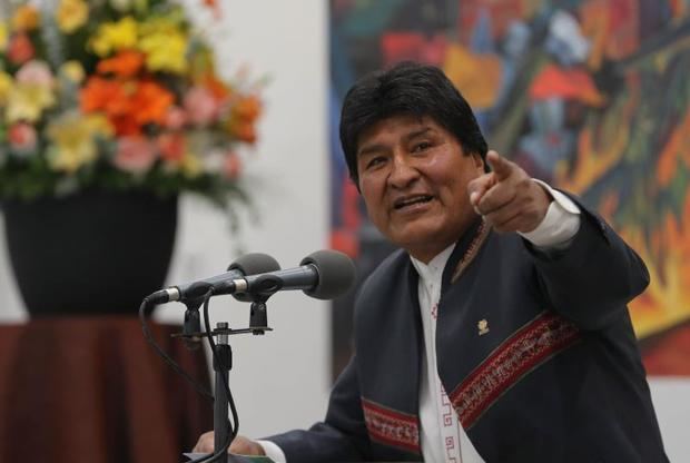 El presidente de Bolivia, Evo Morales, habla el pasadp jueves durante una rueda de prensa en La Paz (Bolivia). 