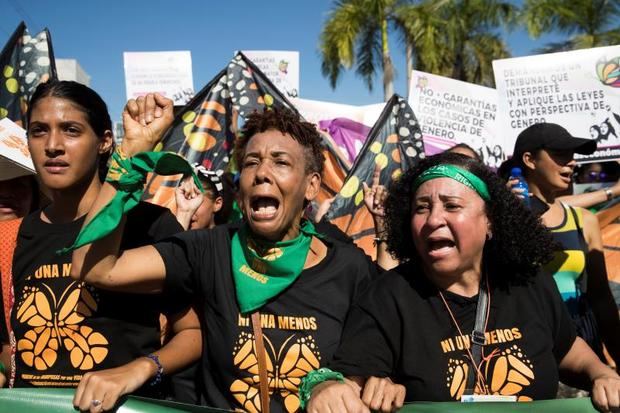 Miles de dominicanos marchan contra la violencia machista en el país
