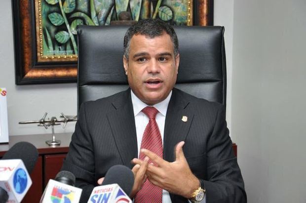 Candidato y senador del Partido de la Liberación Dominicana, PLD, por San Cristóbal, Tommy Galán, puso en marcha una jornada de educación comunitaria en esta provincia.