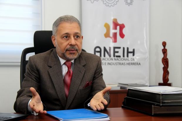 Leonel Castellanos,  presidente de la ANEIH.