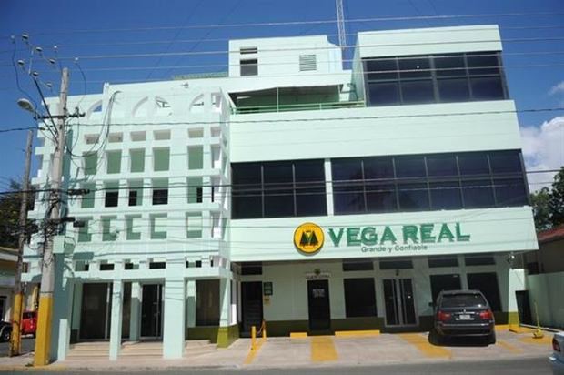 Edifico principal de la Cooperativa Vega Real.