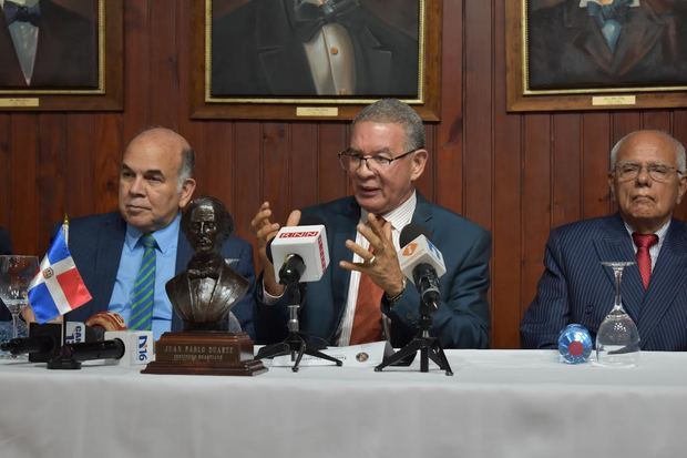 Pelegrín Catillo, Wilson Gómez y Manuel Rodríguez Grullón.