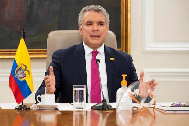 Fotografía cedida por la Presidencia de Colombia que muestra al presidente colombiano, Iván Duque, durante su declaración de este martes en Bogotá, Colombia.