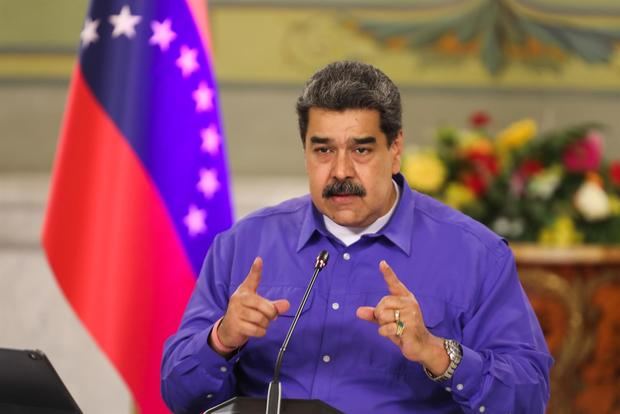 AFotografía cedida por la oficina de prensa del Palacio de Miraflores donde se observa al presidente de Venezuela, Nicolás Maduro.
