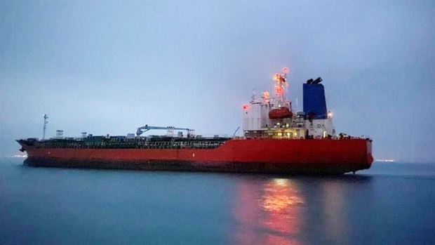 Petrolero surcoreano MT Hankuk Chemi saliendo del puerto iraní de Rajai después de ser liberado junto con su capitán, el 9 de abril de 2021.