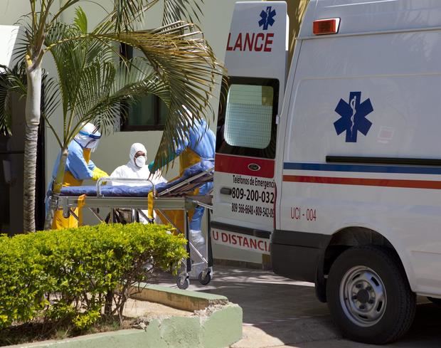 Vista de una ambulancia en el Hospital Militar Doctor Ramón de Lara, en Santo Domingo (República Dominicana), en una fotografía de archivo.