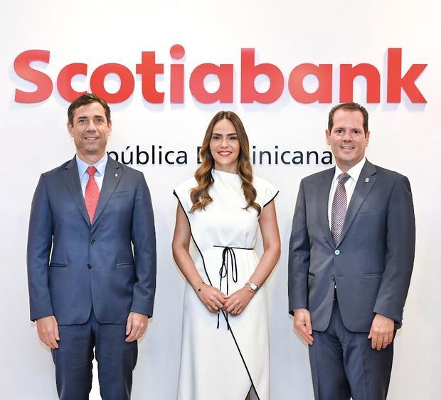 Gonzalo Gil, Country Head, Sadery Abreu, CEO de ConstruMedia. y Miguel Huller, VP Banca Personal y Pequeña Empresa del Scotiabank.