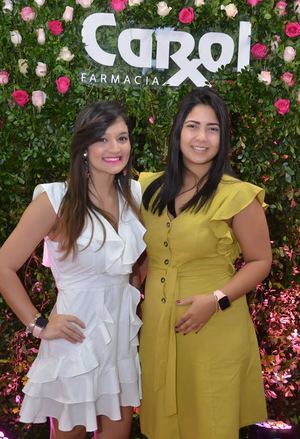 Johanna Henríquez y Nathaly Reyes.