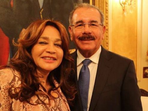 Rebeca Ortíz y el Presidente Danilo Medina.