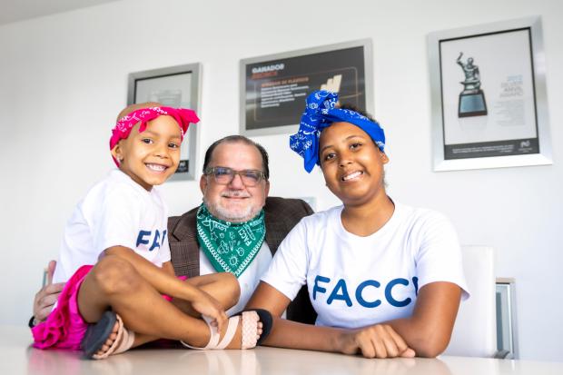 FACCI lanza el Pañuelo Challenge para apoyar a niños con cáncer en su día mundial