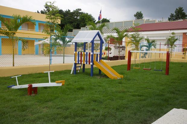 Entrega Centro Educativo Profesor Manuel Ezequiel Ventura.