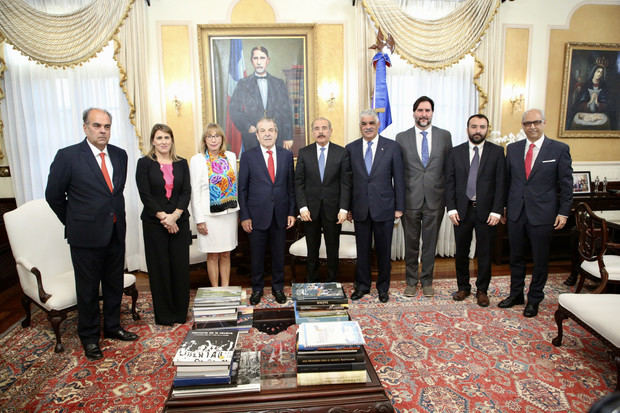 Participación del presidente Danilo Medina durante la visita de cortesía del exgobernante chileno, Eduardo Frei, quien encabeza la misión de observadores electorales de la OEA, para los comicios municipales del próximo domingo.
