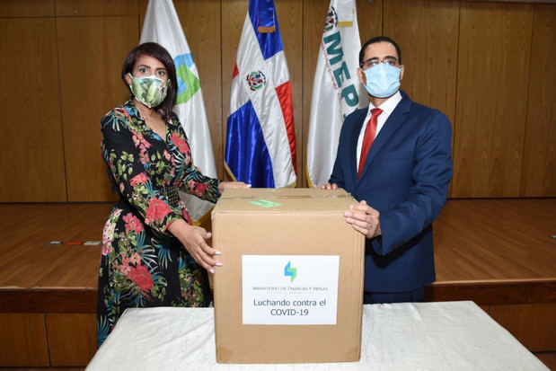 Gobierno dominicano recibe donación de pruebas PCR de la OEIA.