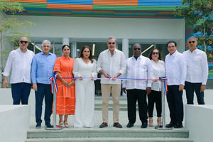 Abinader inaugura primer Centro de Desarrollo Integral para la Mujer